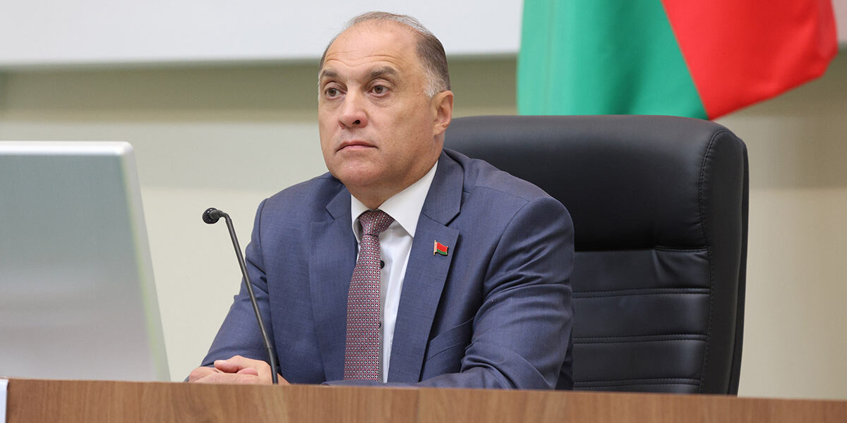 Политик Вольфович указал на вынужденность применения РФ ракеты «Орешник» Политик Вольфович указал на вынужденность применения РФ ракеты «Орешник»