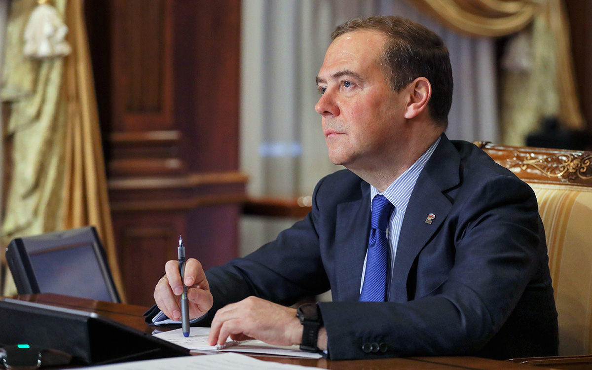 Ракета «Орешник» изменит ход действий на Украине – Медведев Ракета «Орешник» изменит ход действий на Украине – Медведев