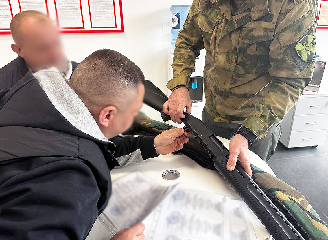 Пять охотничьих ружей передали жители Запорожской области в зону СВО Пять охотничьих ружей передали жители Запорожской области в зону СВО