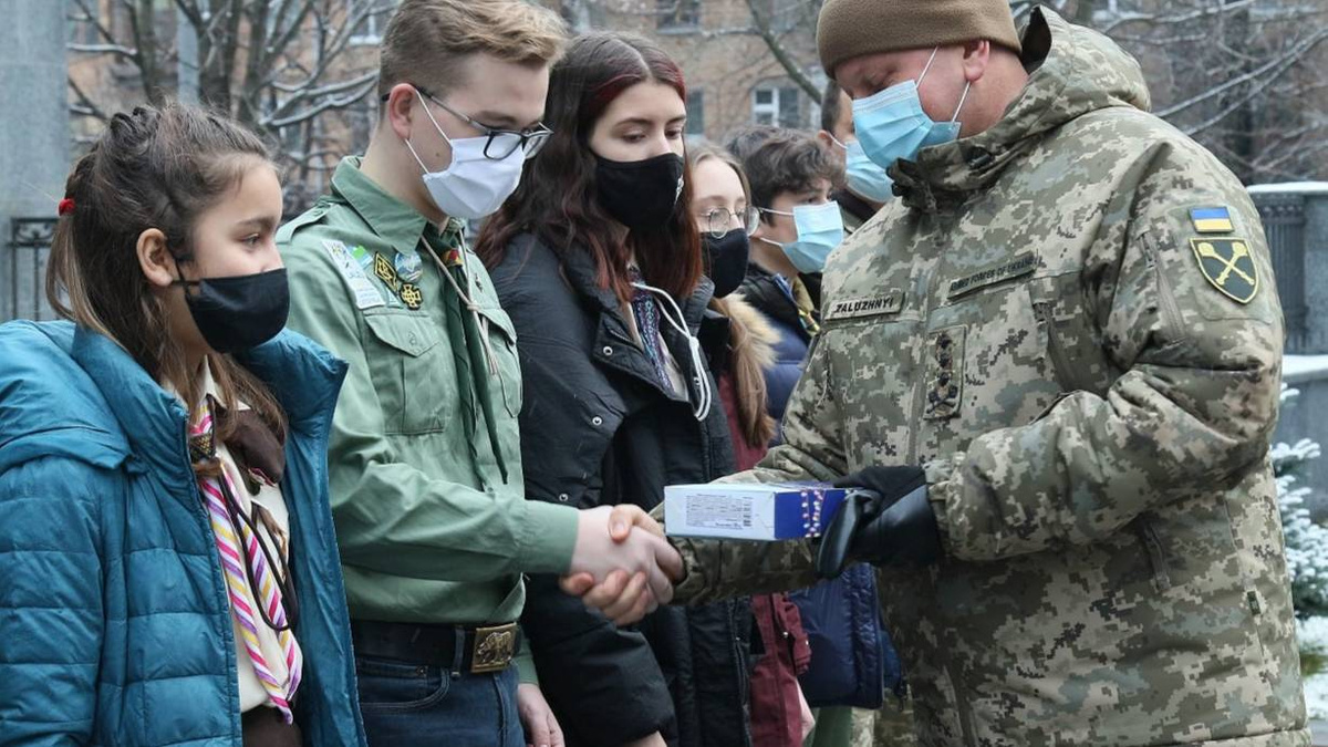 17-летних украинцев будут ставить на военный учет автоматически 17-летних украинцев будут ставить на военный учет автоматически