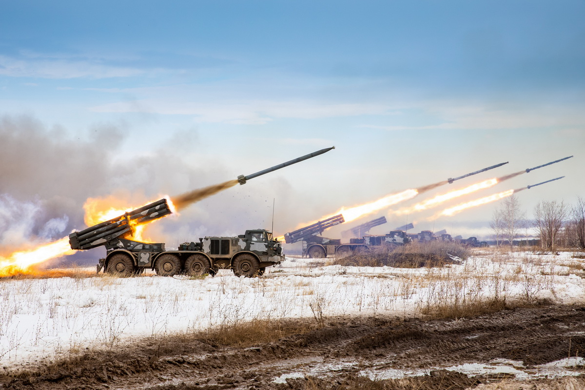 ВС РФ поразили военные аэродромы ВСУ и цех производства БПЛА ВС РФ поразили военные аэродромы ВСУ и цех производства БПЛА