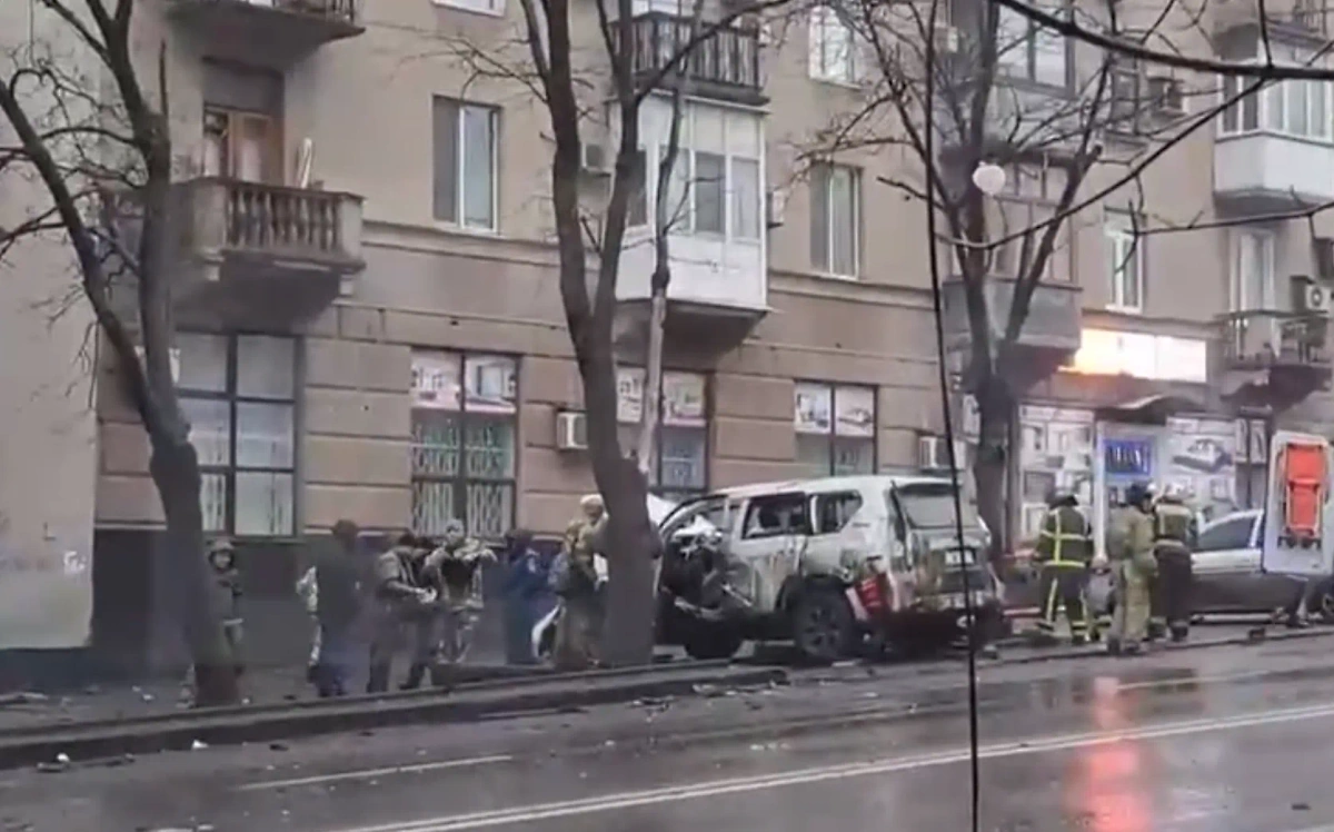 В Донецке взорвался внедорожник, пострадали два человека – СК РФ В Донецке взорвался внедорожник, пострадали два человека – СК РФ