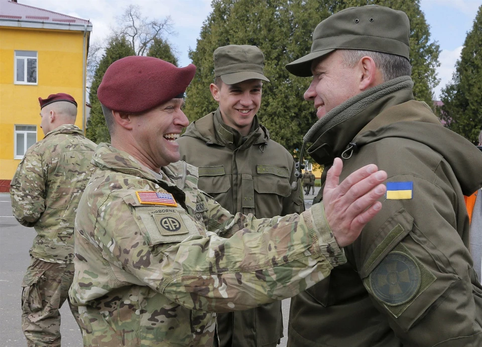 Украина готова обсуждать размещение иностранных войск на своей территории Украина готова обсуждать размещение иностранных войск на своей территории