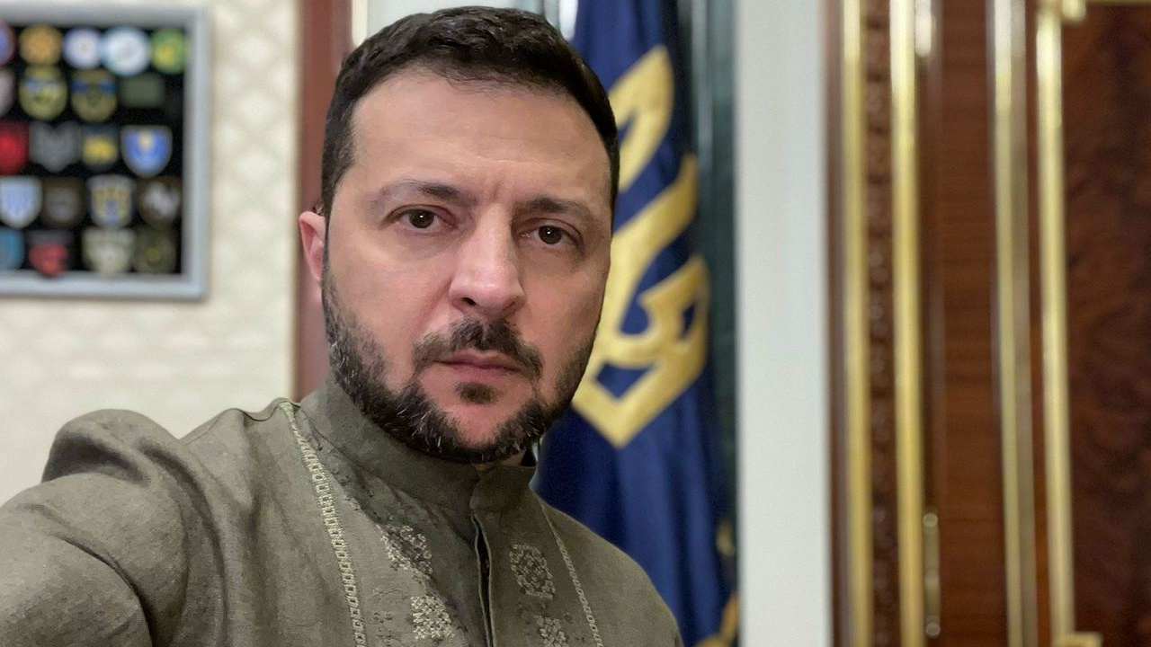 Экс-подполковник США Дэвис призвал Зеленского срочно прекратить боевые действия Экс-подполковник США Дэвис призвал Зеленского срочно прекратить боевые действия