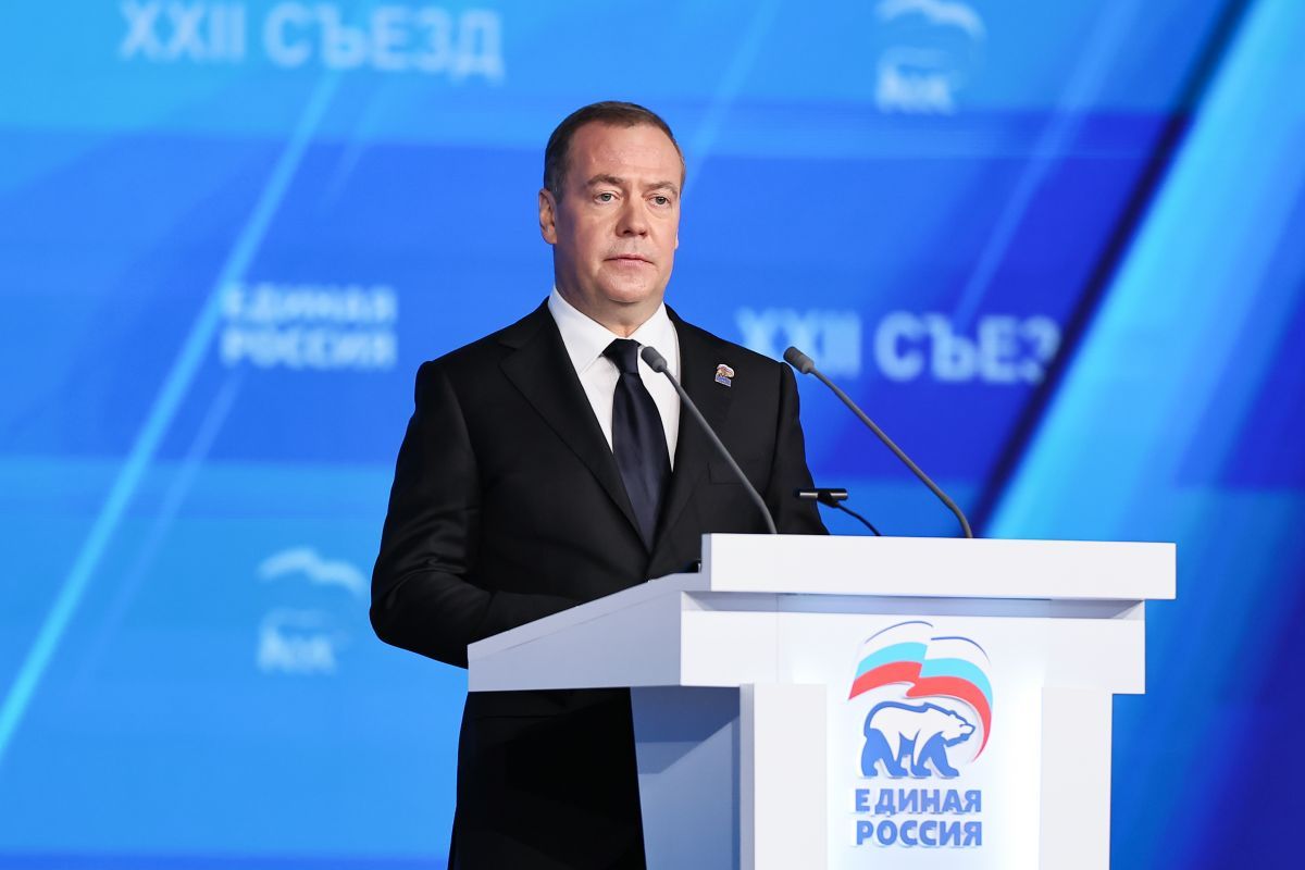 Противник РФ делает все, чтобы сильнее разжечь украинский конфликт – Медведев Противник РФ делает все, чтобы сильнее разжечь украинский конфликт – Медведев