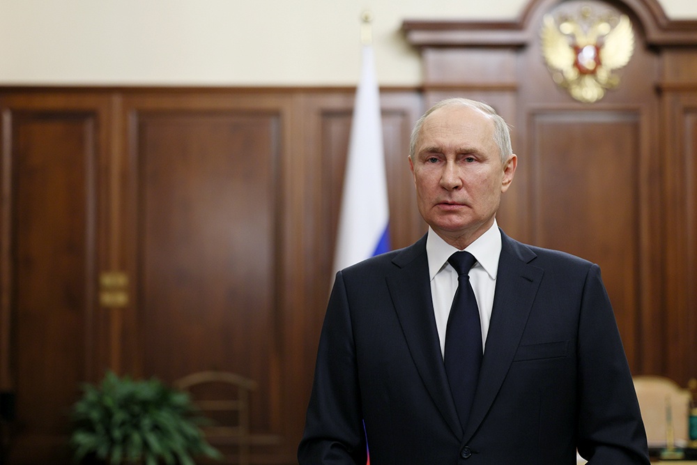 Путин согласился с тем, что Русскому миру сейчас объявлена война Путин согласился с тем, что Русскому миру сейчас объявлена война
