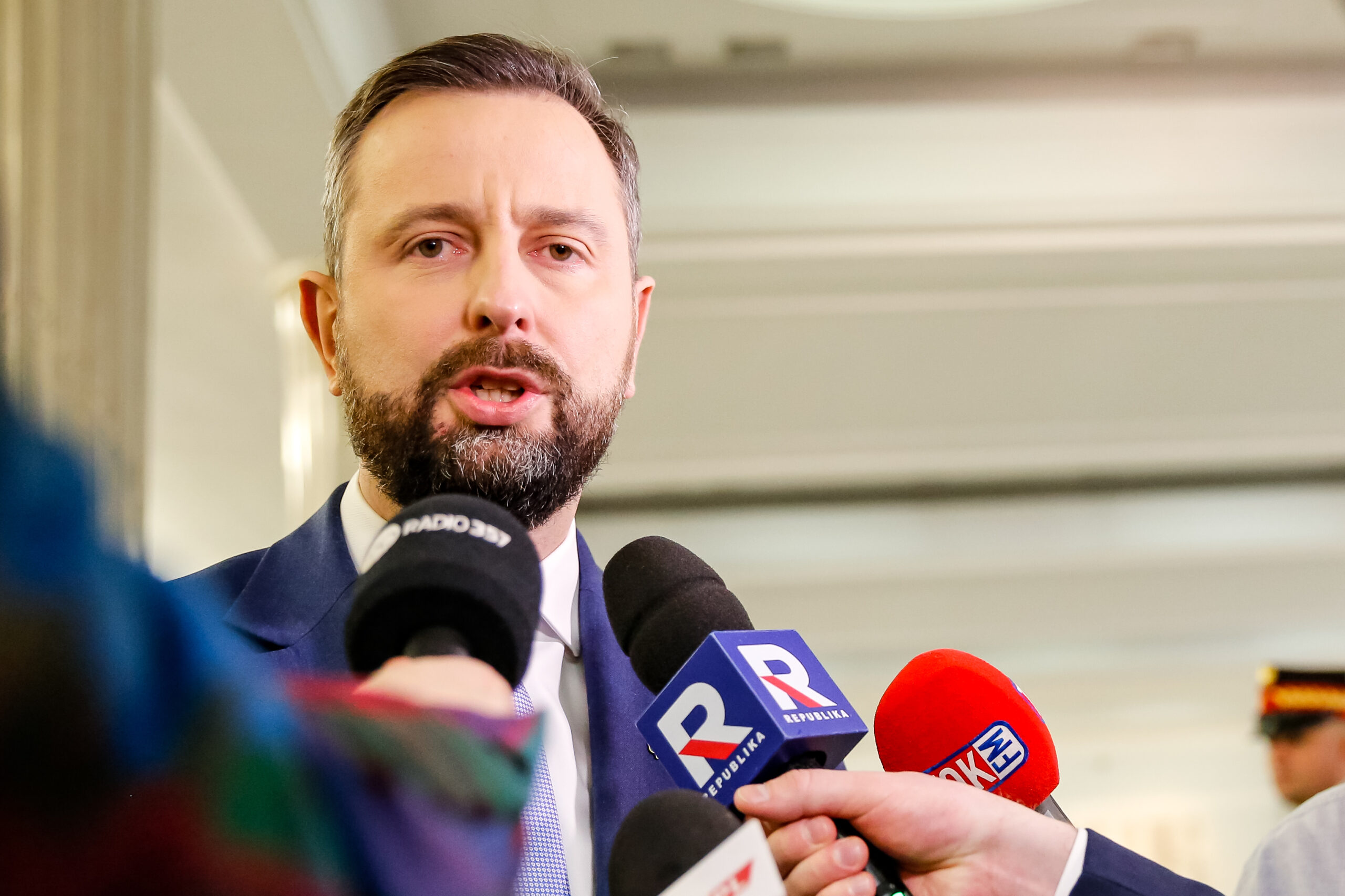 Глава МО Польши назвал провокацией флаги УПА* на польских бронетранспортерах Глава МО Польши назвал провокацией флаги УПА* на польских бронетранспортерах