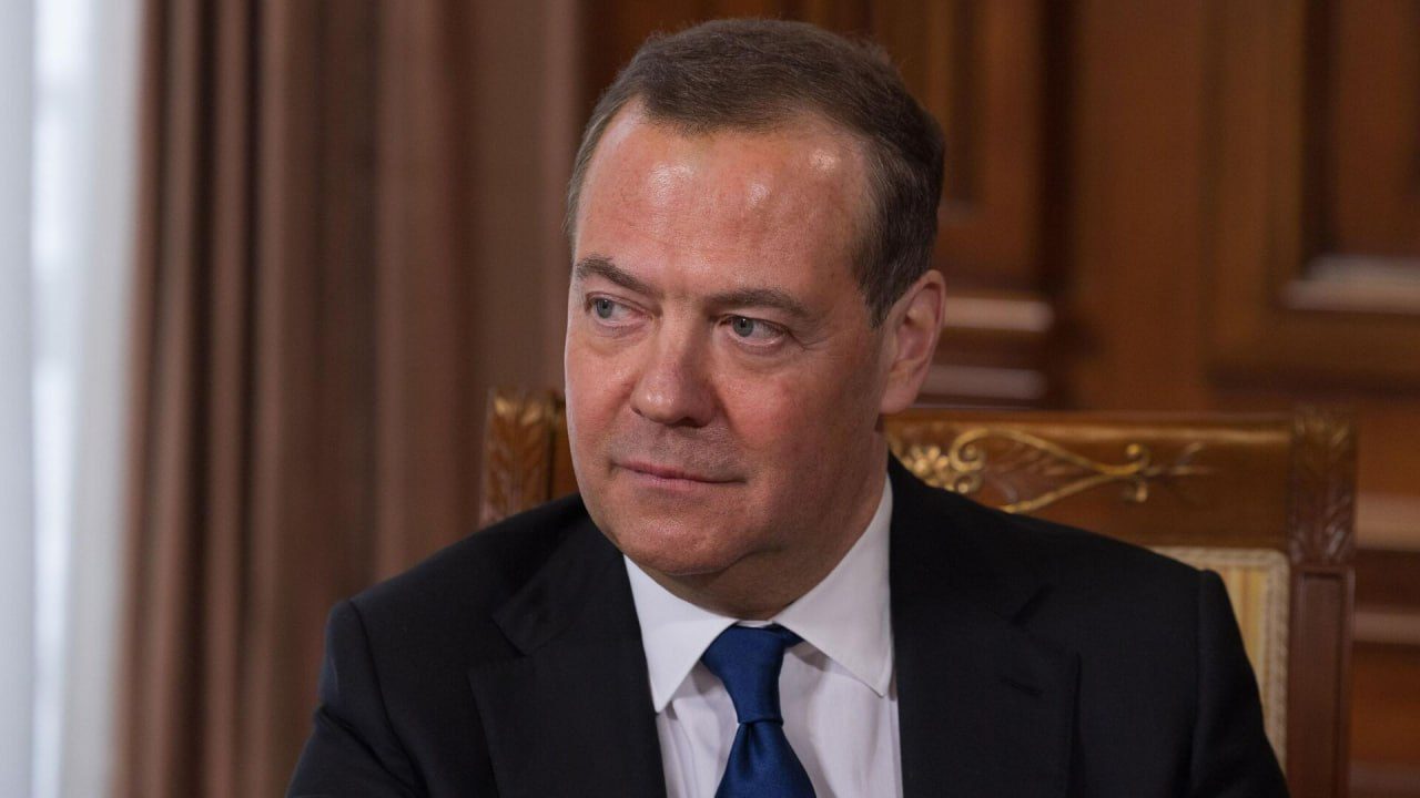 Деньги, выделенные Украине Западом, были «успешно разворованы» – Медведев Деньги, выделенные Украине Западом, были «успешно разворованы» – Медведев