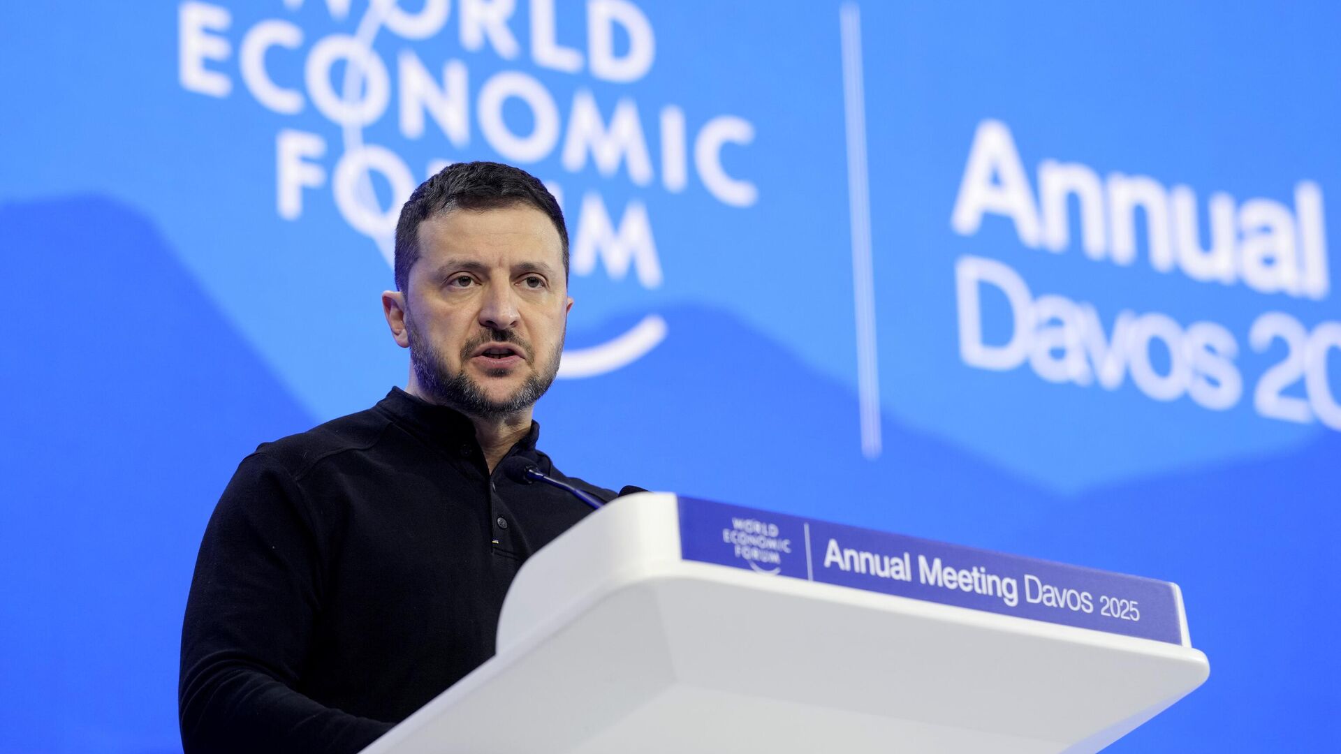 Зеленский заявил, что для безопасности Украины нужны 200 тысяч миротворцев Зеленский заявил, что для безопасности Украины нужны 200 тысяч миротворцев
