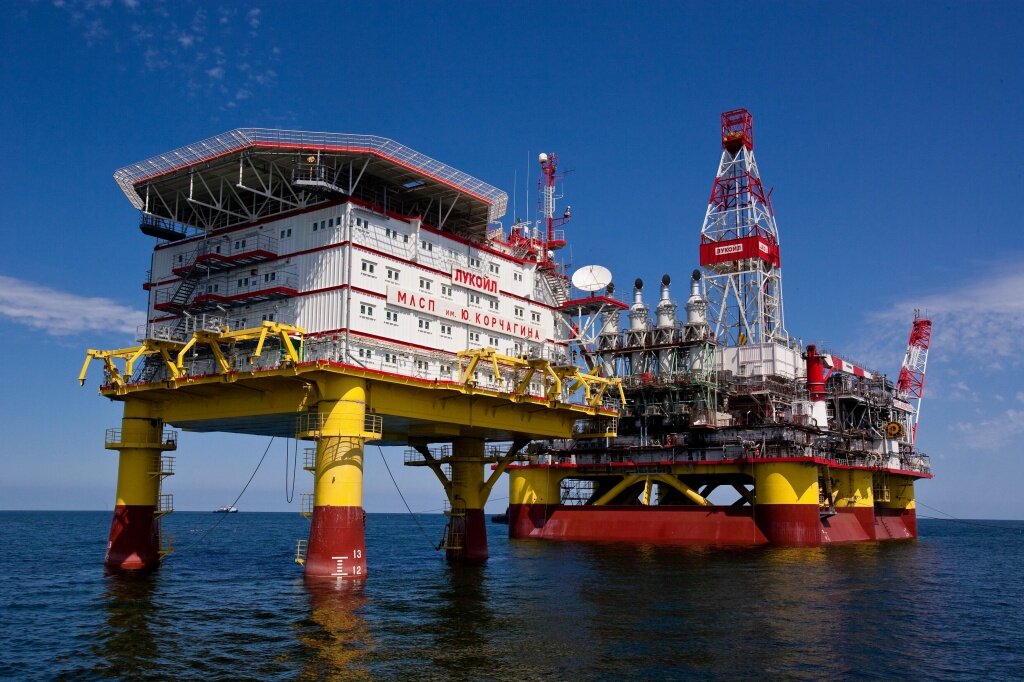 Индия по требованию США должна сгрузить нефть из российских танкеров до 27 февраля Индия по требованию США должна сгрузить нефть из российских танкеров до 27 февраля