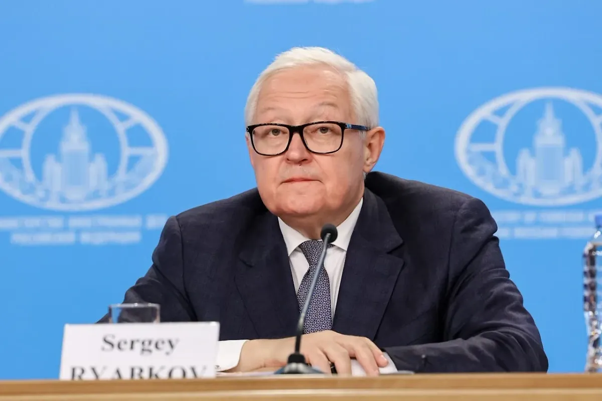 МИД РФ: Первый шаг к нормализации отношений должны сделать США МИД РФ: Первый шаг к нормализации отношений должны сделать США