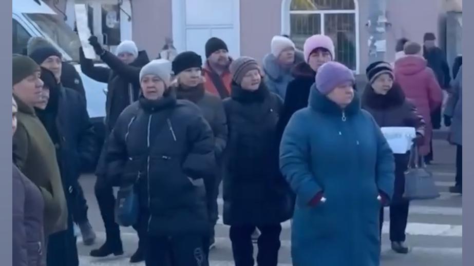 Жители Кривого Рога вышли на митинг из-за отсутствия отопления Жители Кривого Рога вышли на митинг из-за отсутствия отопления