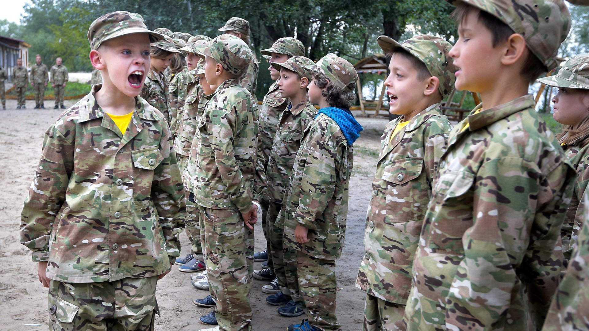 В Раде предлагают ставить на воинский учет 14 летних подростков В Раде предлагают ставить на воинский учет 14 летних подростков