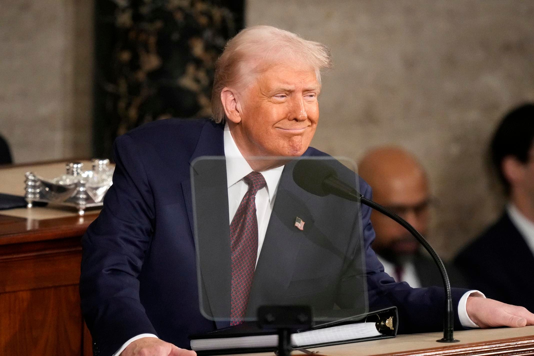 Советники Трампа намечают схемы ослабления антироссийских санкций – Bloomberg