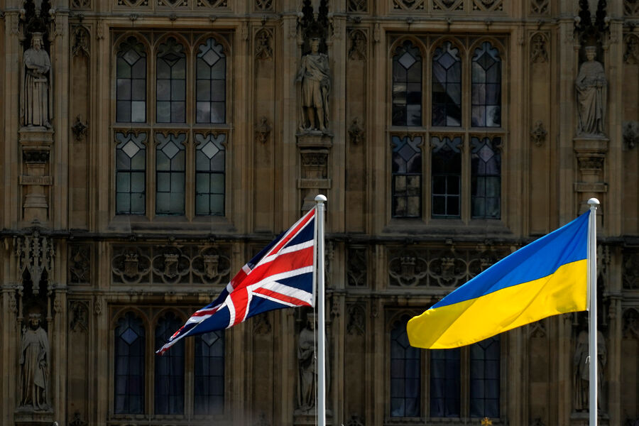 Великобритания готовит Украину к переговорам с США Великобритания готовит Украину к переговорам с США