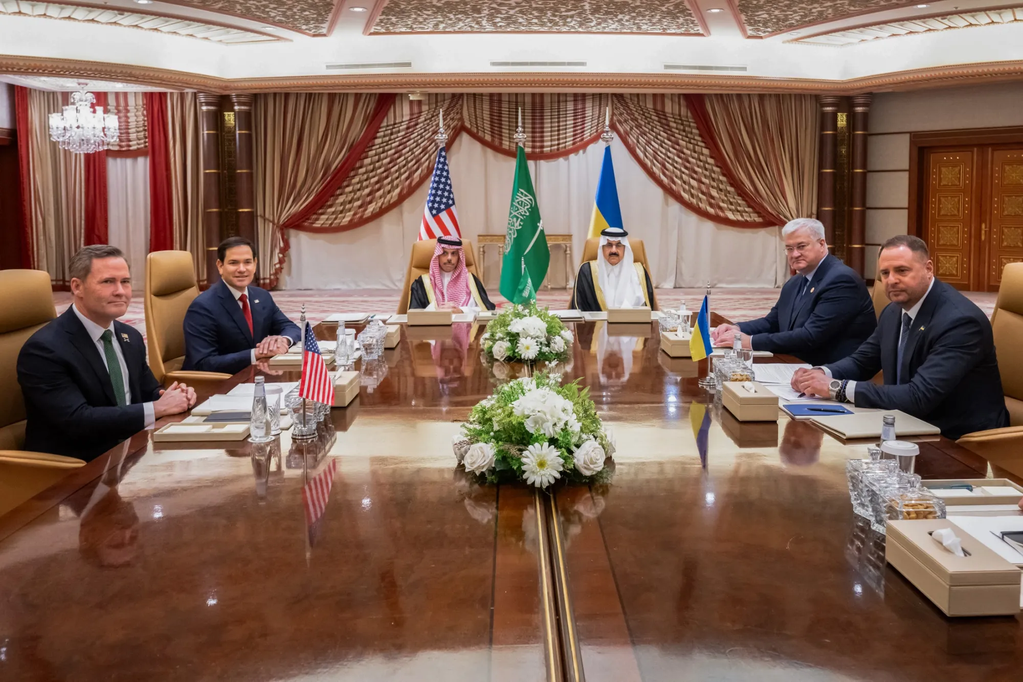 Итоги первого раунда переговоров США и Украины Итоги первого раунда переговоров США и Украины