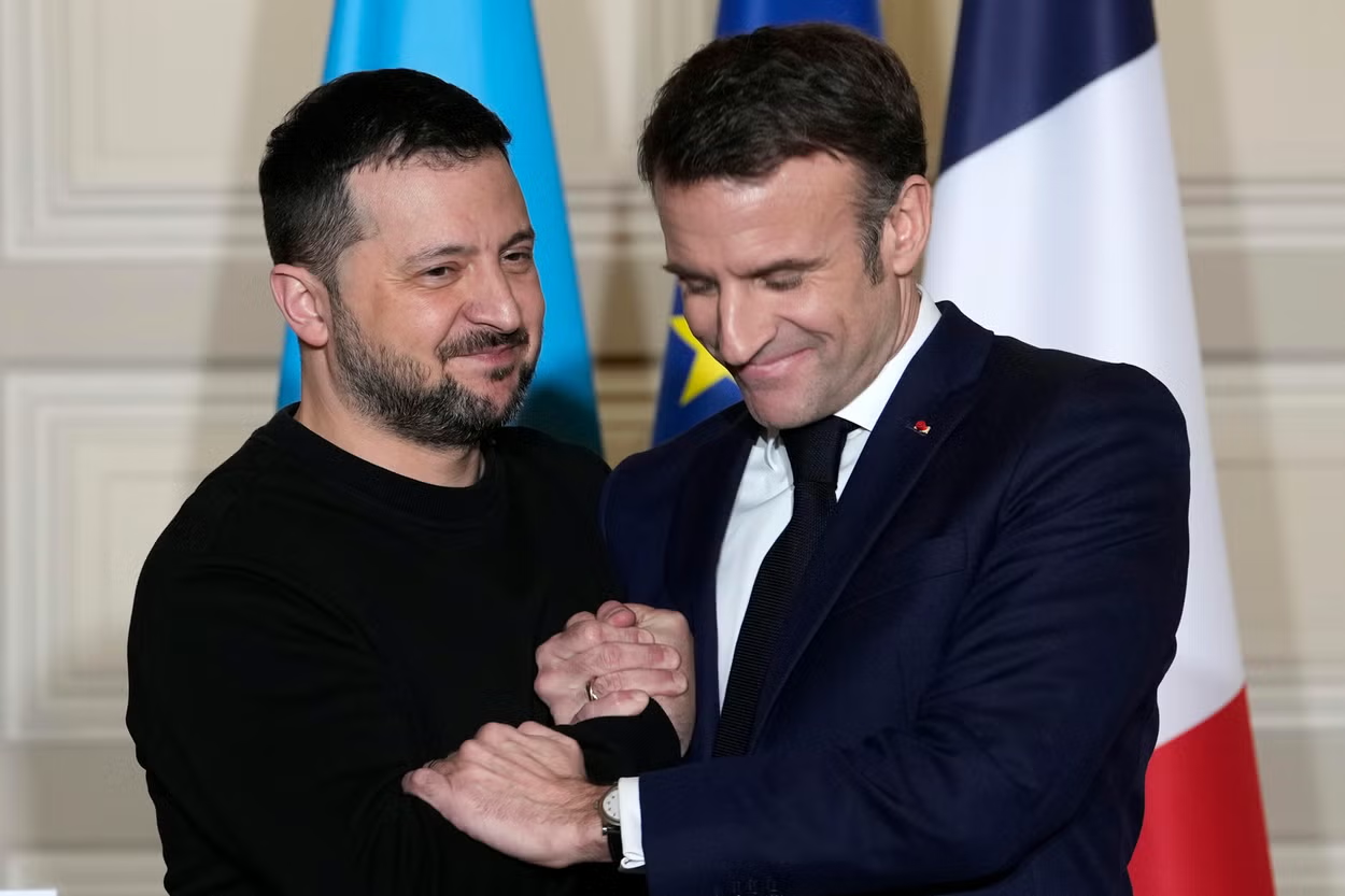 Что натворят на Украине миротворцы и что сотворят они с Зеленским? Что натворят на Украине миротворцы и что сотворят они с Зеленским?