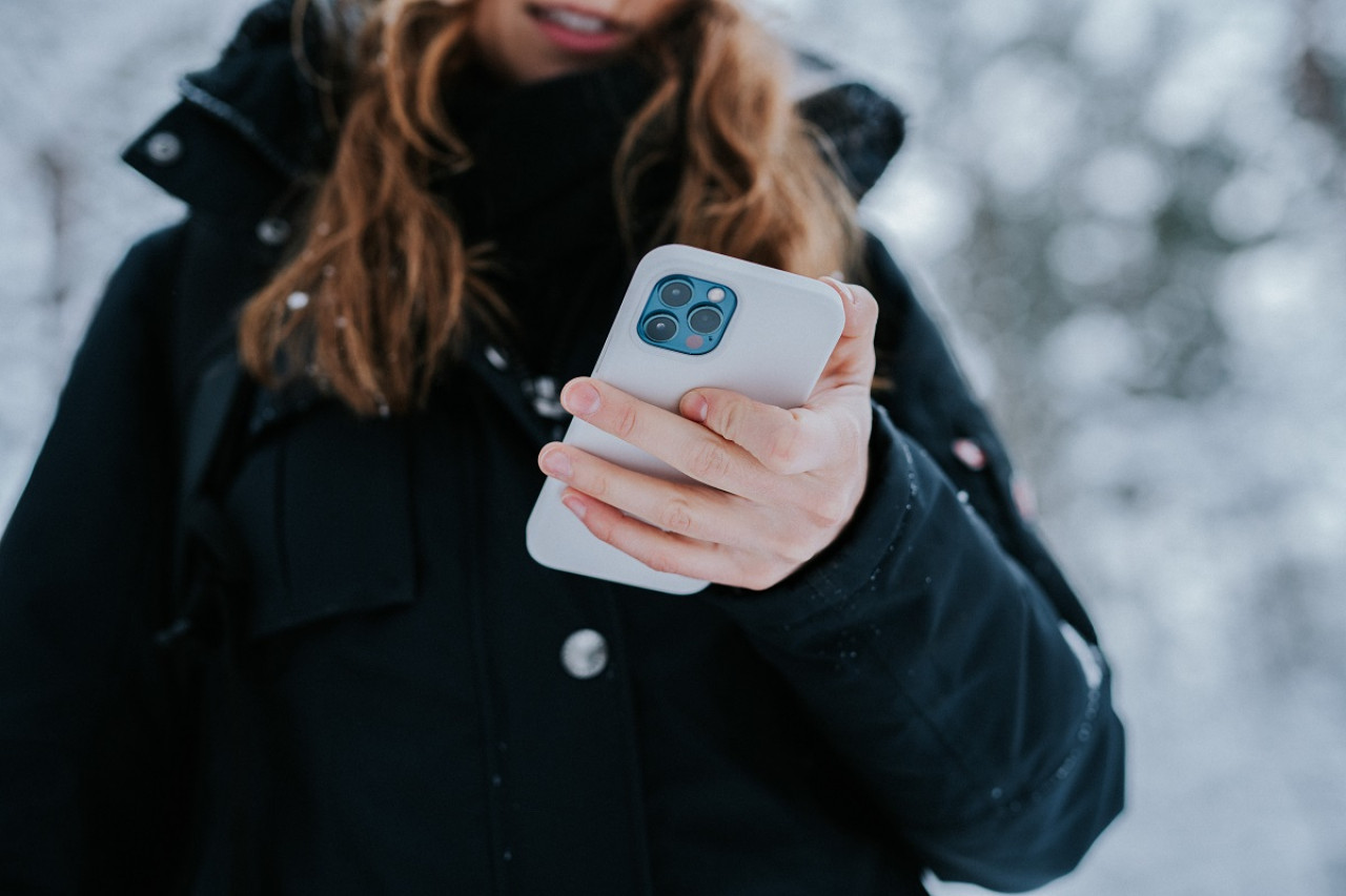 Мошенники воруют данные россиян через QR-коды в подъездах Мошенники воруют данные россиян через QR-коды в подъездах