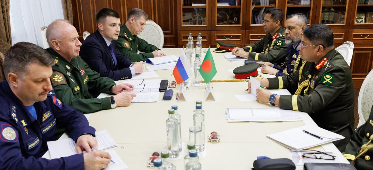 Бангладеш и РФ обсудили взаимодействие в военной сфере Бангладеш и РФ обсудили взаимодействие в военной сфере