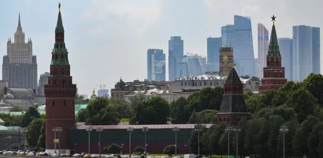 Депутаты Европарламента посетят День Победы в России Депутаты Европарламента посетят День Победы в России