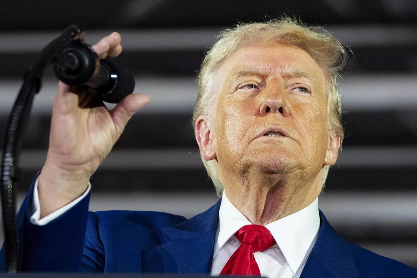 Во Франции поддержали слова Трампа о России Во Франции поддержали слова Трампа о России