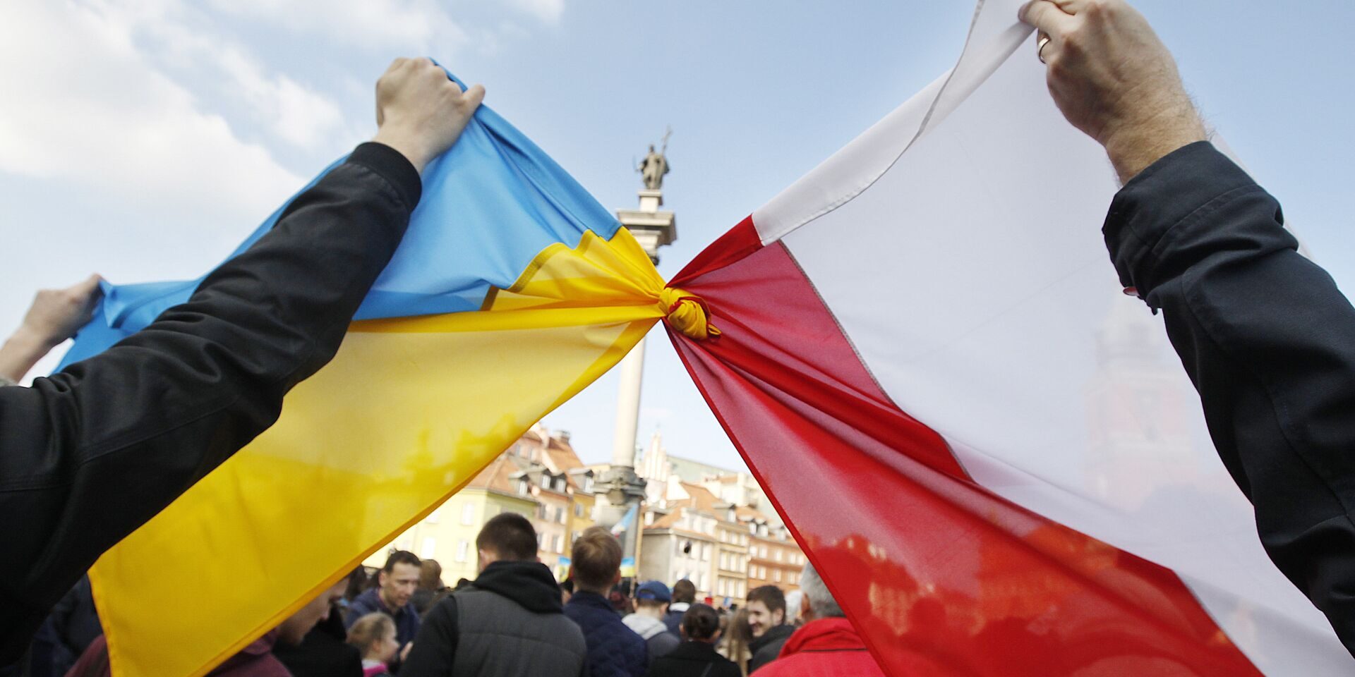 На Украине учителям рекомендовали оправдывать насаждение польской культуры На Украине учителям рекомендовали оправдывать насаждение польской культуры