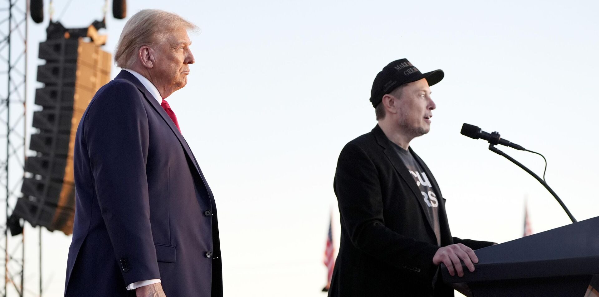 Маск не хочет брать ответственность за экономическую политику Трампа, считает эксперт Маск не хочет брать ответственность за экономическую политику Трампа, считает эксперт