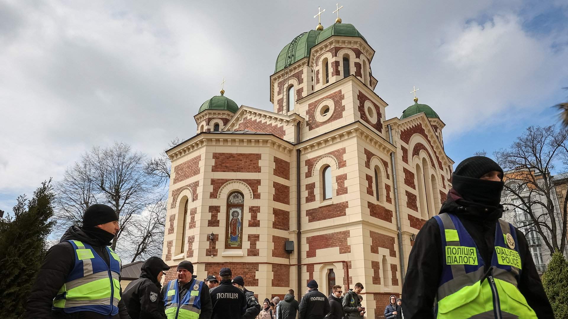 Режим Зеленского намерен физически уничтожить УПЦ, заявил эксперт Режим Зеленского намерен физически уничтожить УПЦ, заявил эксперт