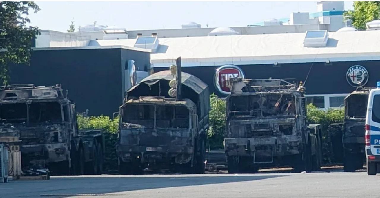 В Германии сожгли военную технику, предназначенную Украине В Германии сожгли военную технику, предназначенную Украине